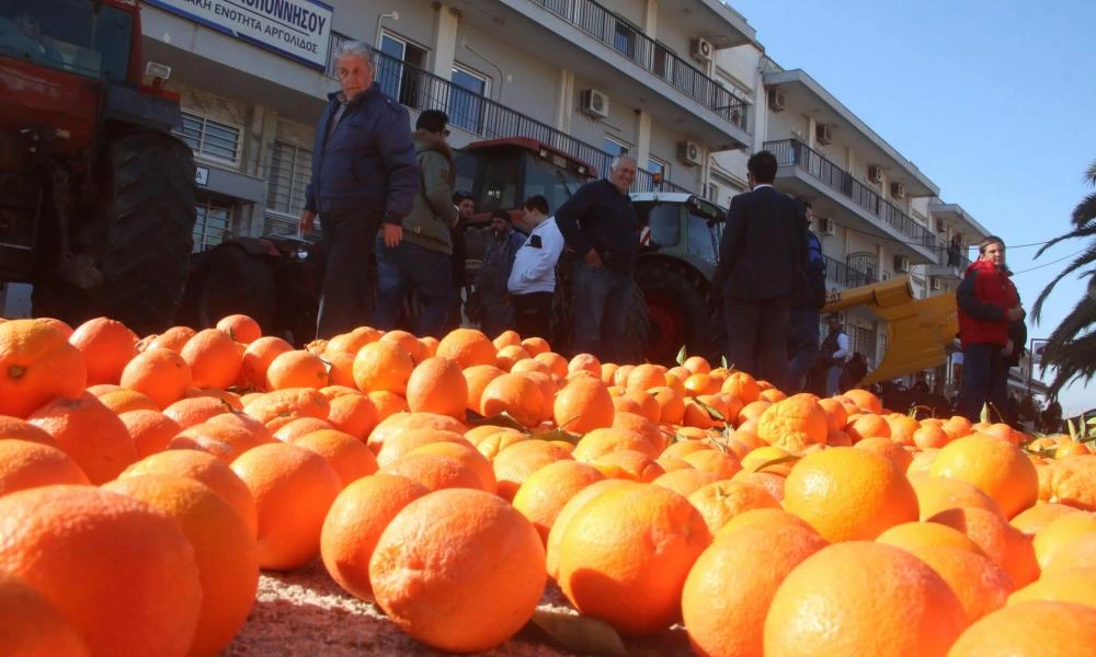 Ακρίβεια: Στο δρόμο που χάραξε το ελαιόλαδο ο… χυμός πορτοκαλιού